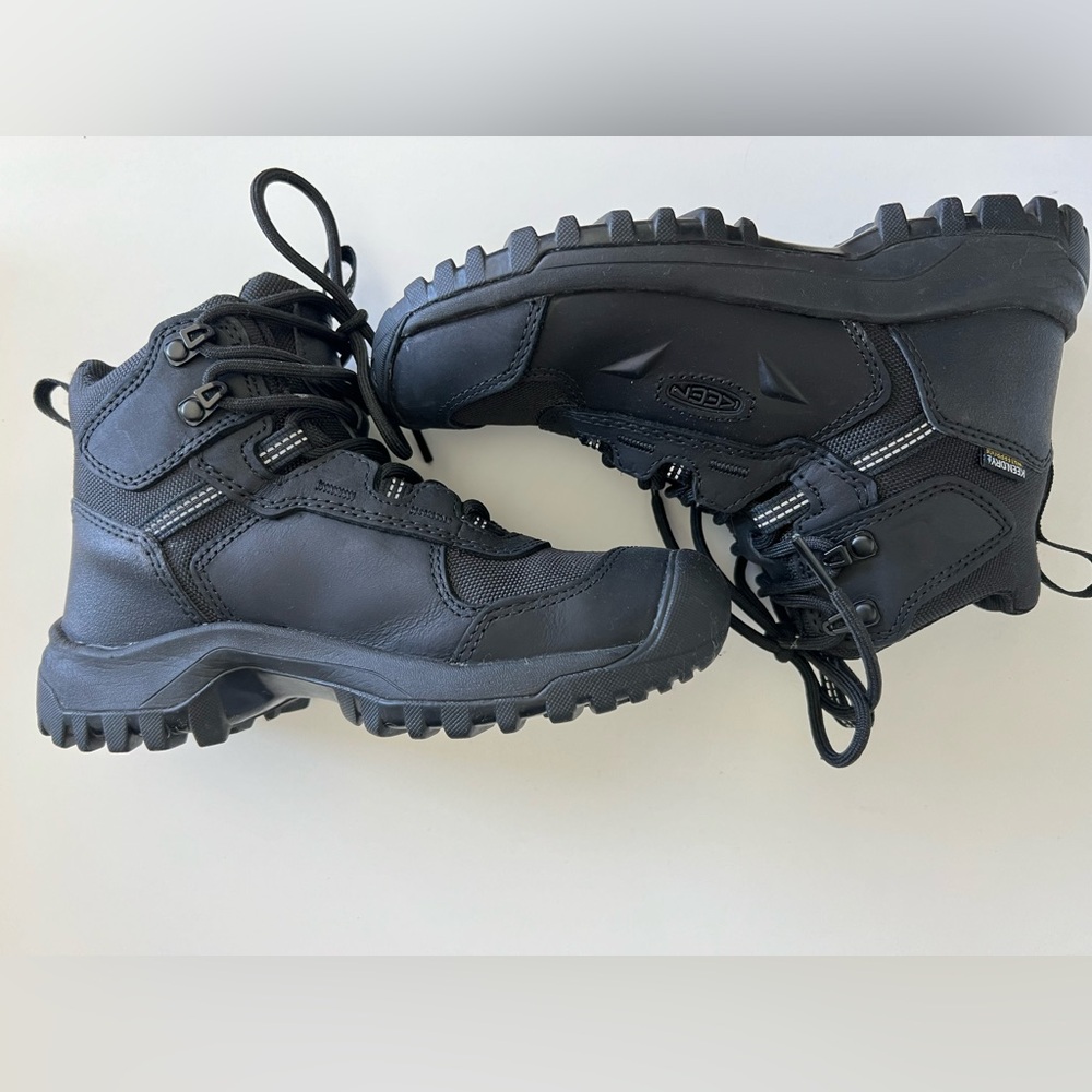 KEEN Women's Basin Ridge Mid Polar Black Hiking Boots